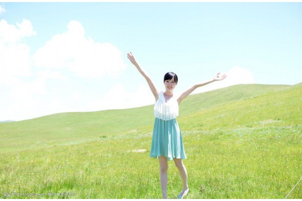 越剧韵味杭州夜，养生茶香润心田